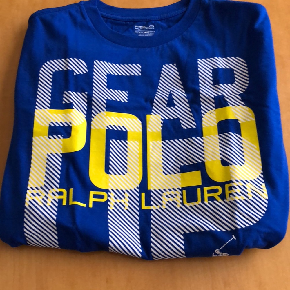 Boy’s blue tshirt